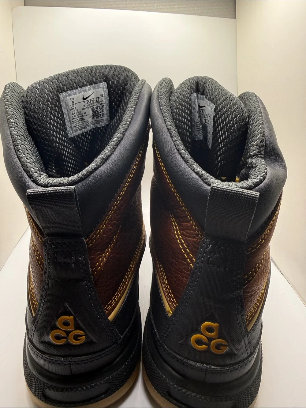 Nike woodside 2 high ACG boots  | Men’s 8 OR Women’s 10 Wide